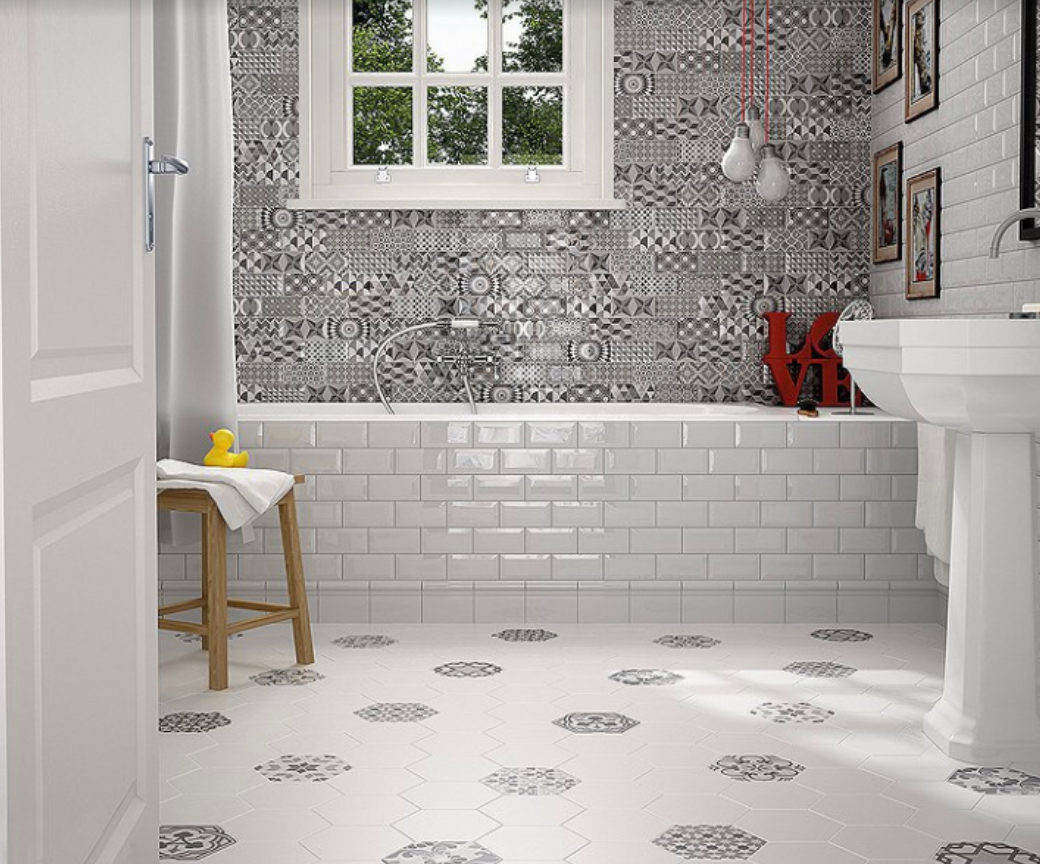 Salle de bain carreaux hexagonaux et faïence métro – Vido Céramiques