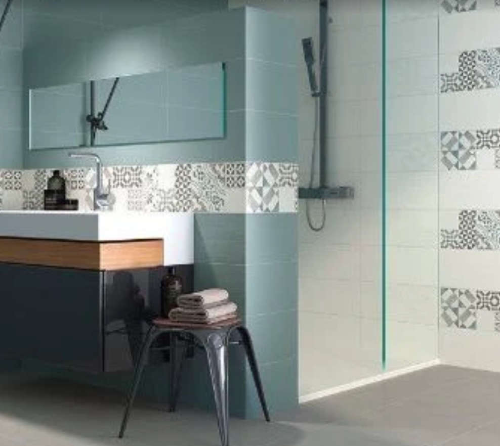 Salle de bain faïence verte et carreaux décor – Vido Céramiques